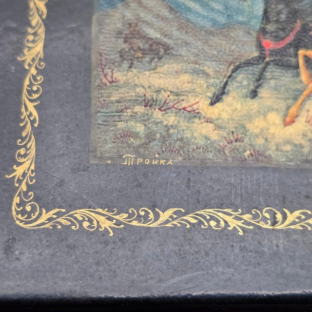 Vintage Hand-Painted Kholuy Lacquer Box – "Troika" Scene by Artist Lovkachev For Sale - Image 11 of 15