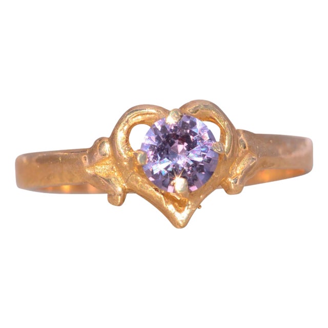 The Winnipeg: Lab Created Color Change Ring in Yellow Gold For Sale