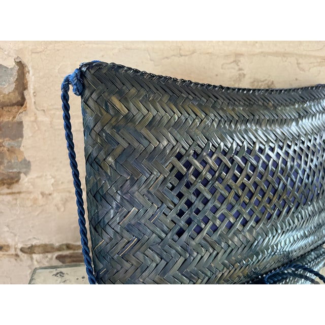 Shabby Chic 1980s Vintage Blue-Toned Woven Crossbody Bag For Sale - Image 3 of 4