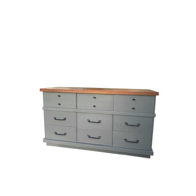 Charcoal Refinished Mid-Century Modern 4-Piece Bedroom Set in Soft Gray & Natural Wood – Dresser, Chest & Pair of Nightstands For Sale - Image 8 of 10