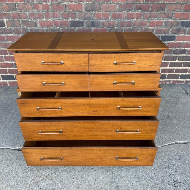 Mid-Century Modern Paul McCobb Style Henredon Heritage Chest of Drawers For Sale - Image 3 of 12