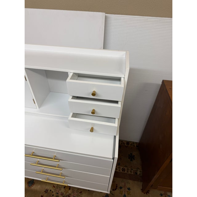 Modern Luxe Make-Up Vanity With Storage For Sale - Image 9 of 12