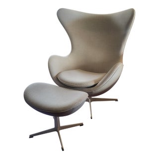 Fritz Hansen Authentic Arne Jacobsen Egg Chair For Sale