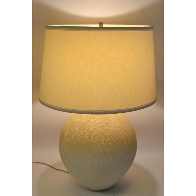 Mid-Century Modern 1950s Mid-Century Modern American Handmade Textured Ceramic Pottery Table Lamp For Sale - Image 3 of 6
