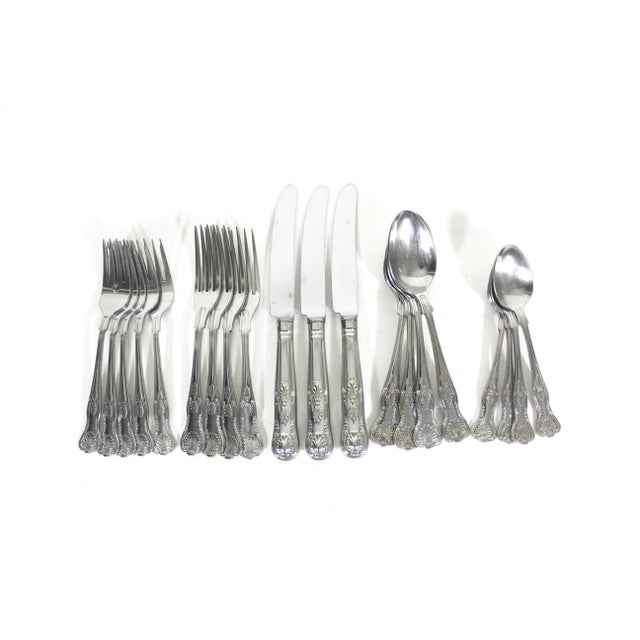 Mid-Century Modern Vintage Worcester England Stainless Steel Kings Pattern Shell Tip 5 Piece Flatware Set- 20 Pieces For Sale - Image 3 of 9