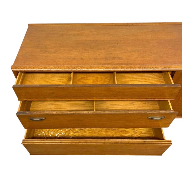 1970s Mid-Century Modern 6-Drawer Dresser Instyle of Barney Flagg for Drexel Parallel For Sale - Image 9 of 10
