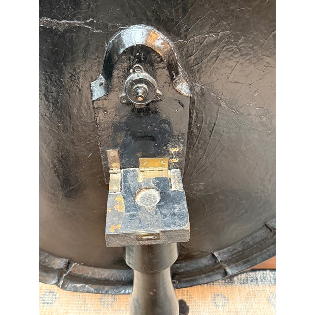 19th Century Victorian Tilt Top Pedestal Table For Sale In San Francisco - Image 6 of 12