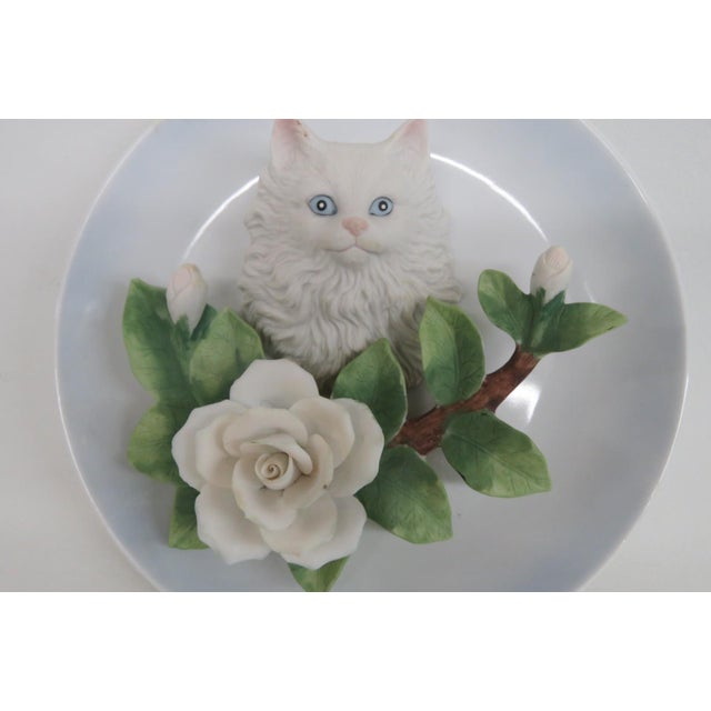 White Main Aisle 3d White Persian Cat and Roses 1990 Decorative Collectors Plate 4837b For Sale - Image 8 of 15