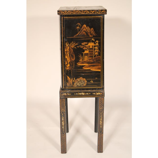 Early 20th Century George II Style Chinoiserie Decorated End Table For Sale - Image 5 of 9