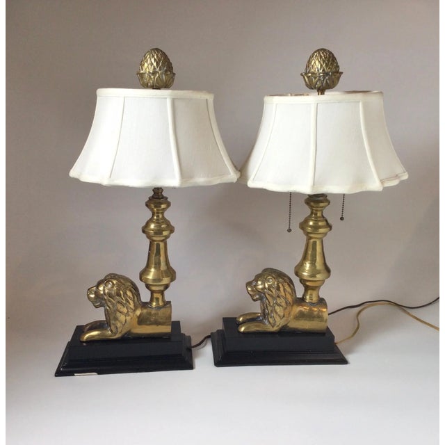 Traditional Mid 20th Century Cast Brass Lion Motif Table Lamps With Scalloped Silk Shades, Acorn Finial - A Pair For Sale - Image 3 of 8