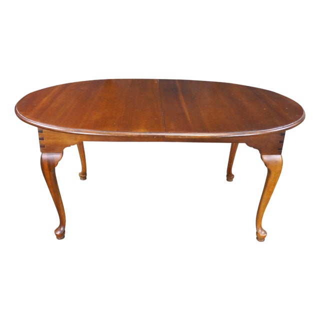 Broyhill Furniture Village Tapestry Queen Anne Style Dining Breakfast Table 68" For Sale