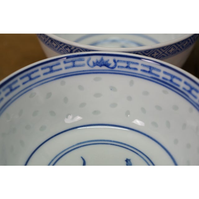 Blue Mid 20th Century Tienshan Chinese Chinoiserie Blue White Rice Grain Dinner Service - 55pcs For Sale - Image 8 of 16