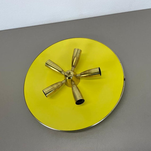 Yellow Theatre Wall Light in Brass + Yellow in the style of Stilnovo by Gio Ponti, Italy, 1950s For Sale - Image 8 of 18