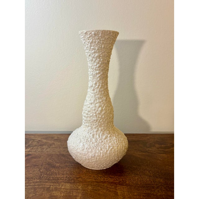 Royal Haeger Vintage Mid-Century Modern White Lava Glaze Vase by Royal Haeger For Sale - Image 4 of 7