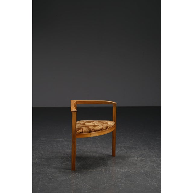 period: 1970s origin: The Netherlands dimensions: h72.5 x w81 x d54 cm material: newly upholstered, wood I have official...