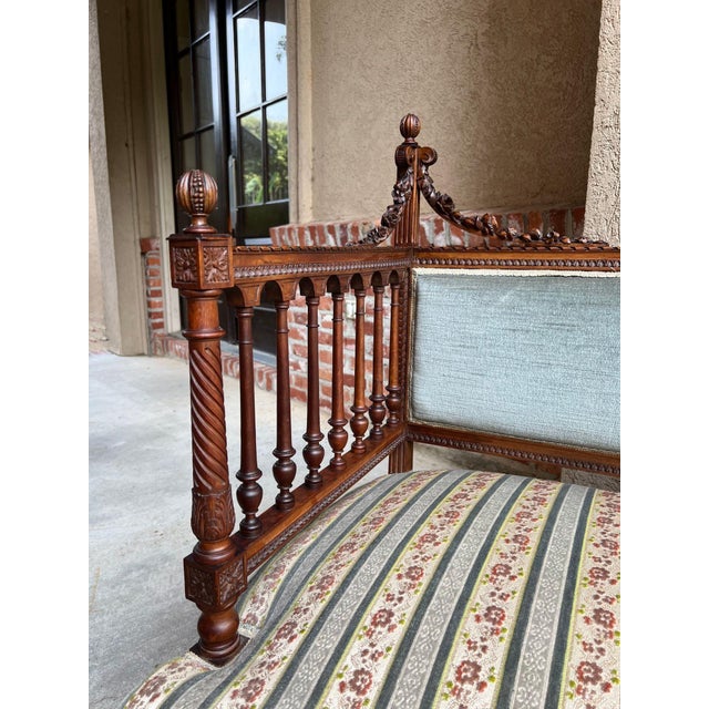 Antique English Chaise Lounge Bench Victorian Hall Seat Carved Walnut C1880 For Sale In Dallas - Image 6 of 18