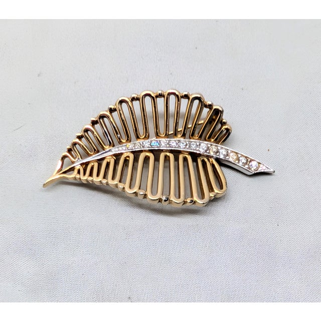 Mid-Century Modern Vintage Signed Boucher Goltone & Clear Rhinestone Leaf Brooch For Sale - Image 3 of 11