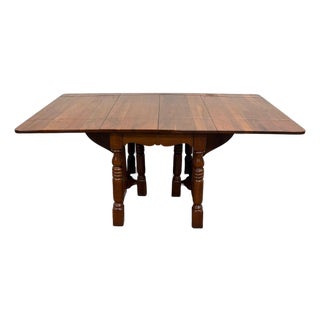 Vintage Early American Colonial Revival Willam & Mary Style Walnut Dining Table For Sale