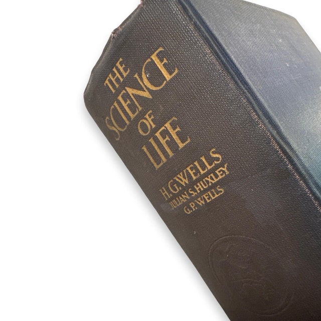 1930s the Science of Life by Hg Wells, Huxley & Wells, Deep Blue Clothbound Classic With Illustrations For Sale In Philadelphia - Image 6 of 9