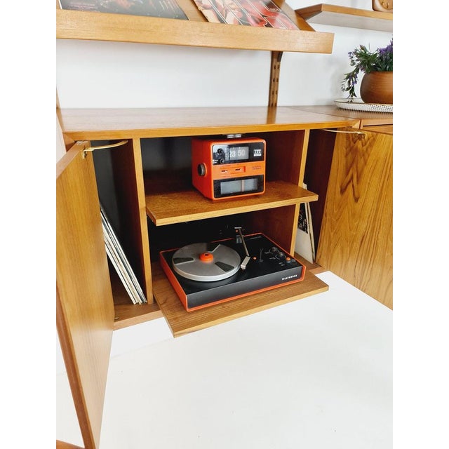 Mid-Century Danish Teak Wall Unit with Records Cabinet and Magazine Rack by Poul Cadovius for Cado, 1960s For Sale - Image 3 of 11