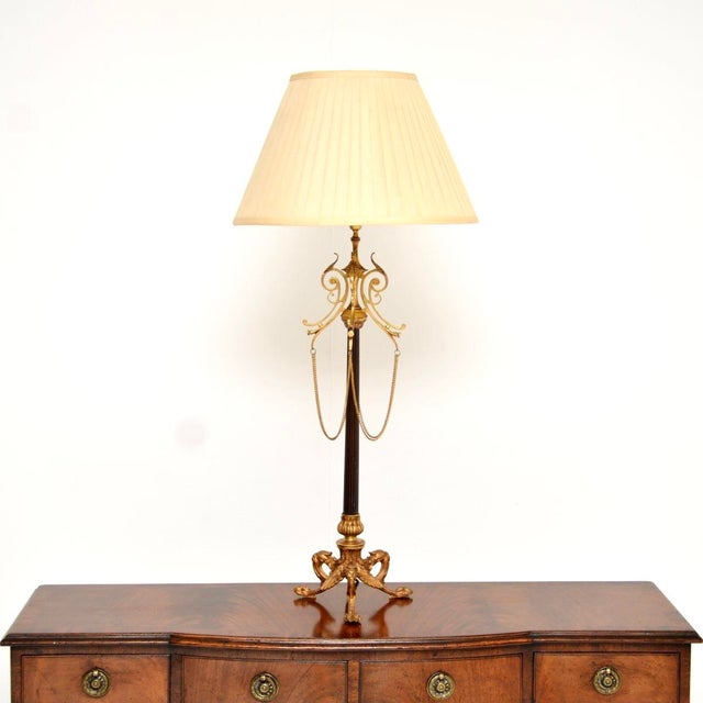 An absolutely stunning antique French gilt metal table lamp, dating from around the 1900-1910 period. This is of...
