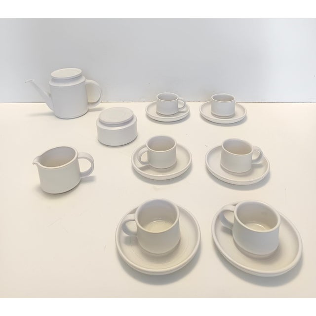 Postmodern White Ceramic Breakfast Set by Franco Bucci for Laboratorio Pesaro, 1970s, Set of 9 For Sale - Image 3 of 9