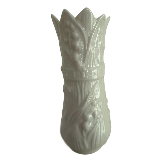Vintage BELLEEK " LILY OF THE VALLEY" 6 1/2” Vase, Beleek 5th Mark (1955-65) For Sale