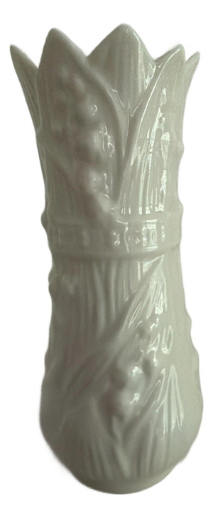 Vintage BELLEEK " LILY OF THE VALLEY" 6 1/2” Vase, Beleek 5th Mark (1955-65)