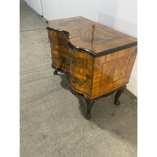 Baroque Chest of Drawers in Walnut, 1750s For Sale - Image 15 of 18