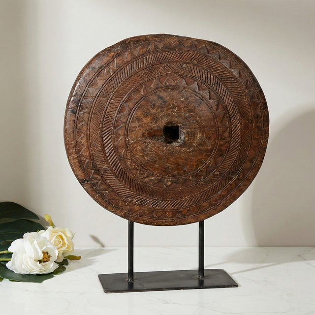 Mid 20th Century Antique Wagon Wheel on Metal Stand | Farmhouse Country Log Cabin Décor | Primitive Display |Rustic Distressed Solid Wood Wheel Sculpture For Sale - Image 5 of 6