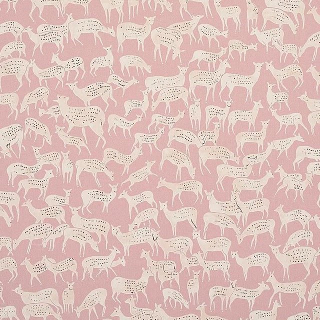 Schumacher Sample - Schumacher Fauna Wallpaper in Dusty Pink For Sale - Image 4 of 4
