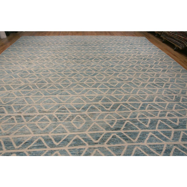 Textile Nazmiyal Collection Oversized Geometric Contemporary Rug For Sale - Image 7 of 9