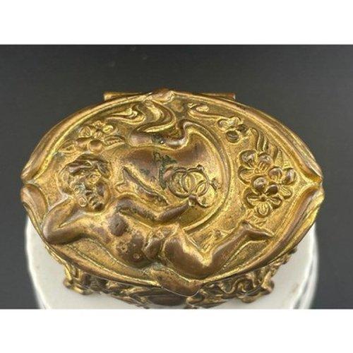 Art Nouveau Antique Brass Cherub Jewelry Casket Footed Trinket Box Art Nouveau Figural Putti For Sale - Image 3 of 18