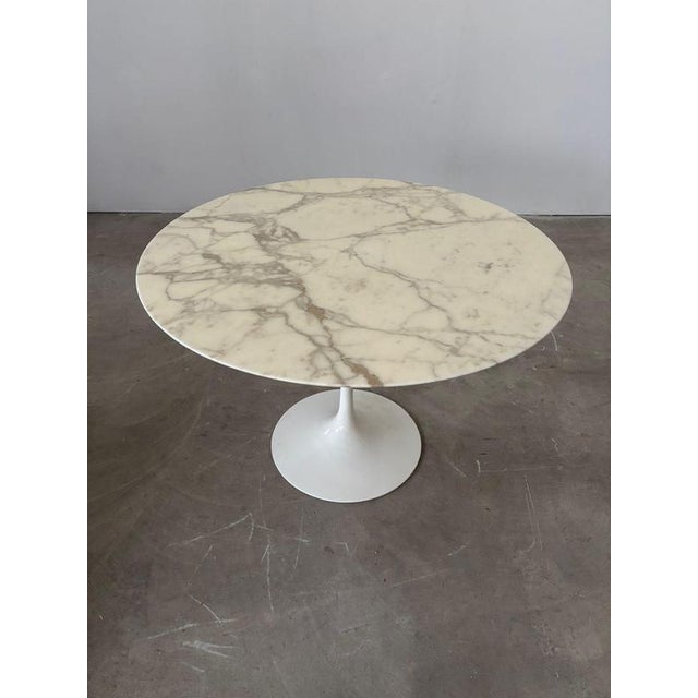 Metal Tulip Table in White Marble and Base by Eero Saarinen for Knoll, 1960s For Sale - Image 7 of 10