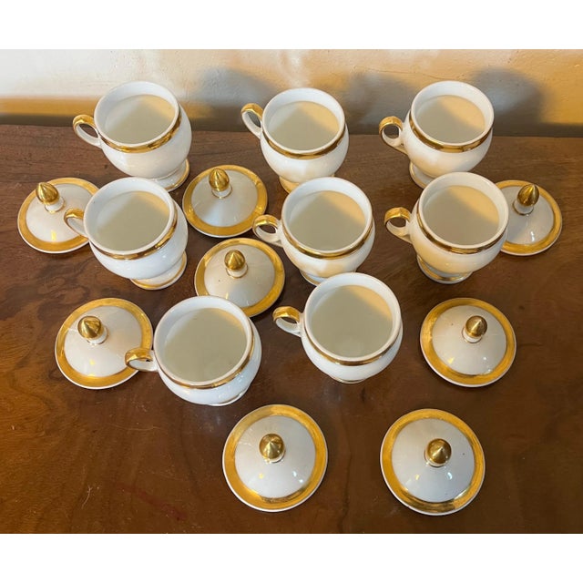 Antique 19th Century French Empire Old Paris Porcelain Pot De Creme or Handled Cups and Covers in White With Gold Bands 1800- Set of 8 For Sale - Image 9 of 12