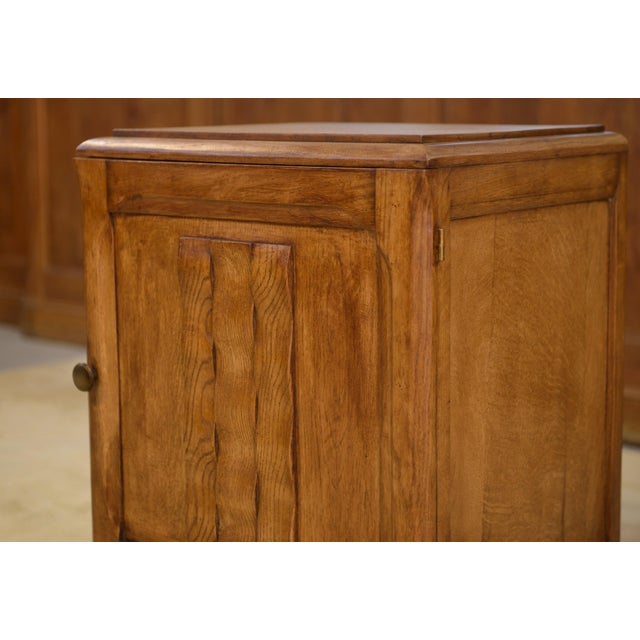 Brutalist Oak Bedside Table, 1950s, in Very Good conditions. Designed 1950 to 1959