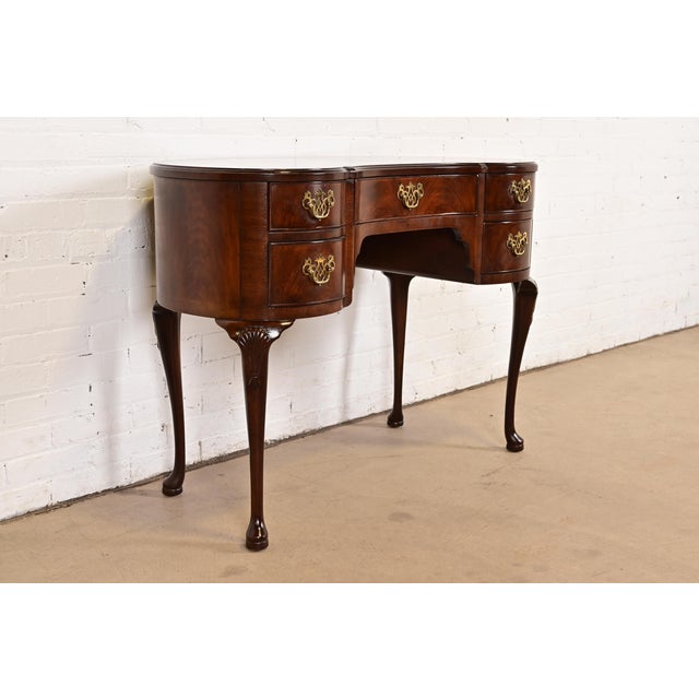 Queen Anne Henredon Queen Anne Mahogany Kidney Shaped Desk or Vanity For Sale - Image 3 of 17