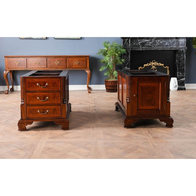 Banded Mahogany Partners Desk For Sale - Image 18 of 18
