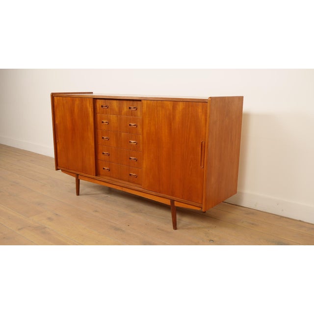 Mid-Century Modern Vintage Teak Sideboard, 1960s For Sale - Image 3 of 14