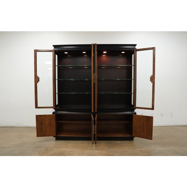 Vintage Century Chin Hua Chinoiserie Dual Display Cabinet, Attributed For Sale In Austin - Image 6 of 18