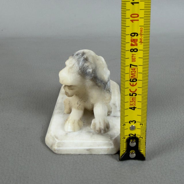 Early 20th Century Lion Paperweight in White Marble For Sale - Image 10 of 11