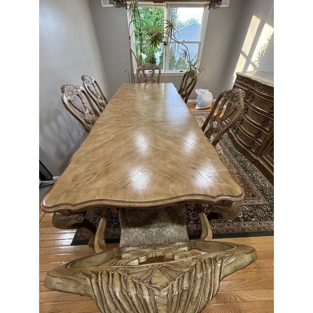 Traditional Traditional Carved Bernhardt Dining Room Set With Carved Legs. For Sale - Image 3 of 3