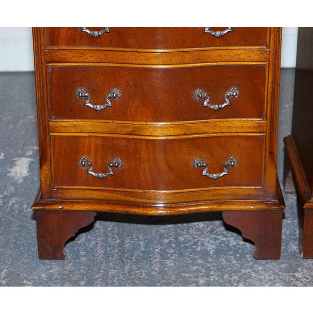 Georgian Style Serpentine Nightstands with Drawers, Set of 2 For Sale - Image 5 of 18