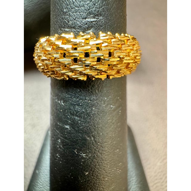 18 Karat Yellow Gold Classic Wide Wedding Band With Design Ring, Unisex Size 5.5 For Sale - Image 17 of 18