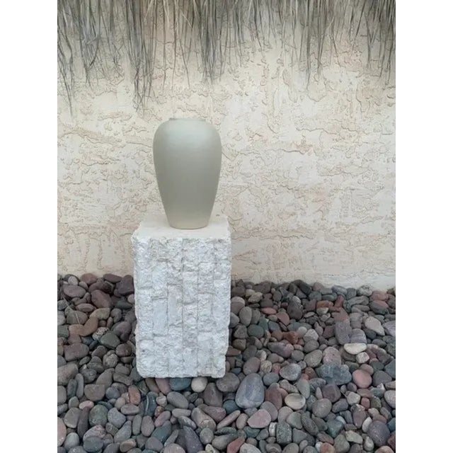 Contemporary 2001 Ivory Flower Haeger Vase For Sale - Image 3 of 4