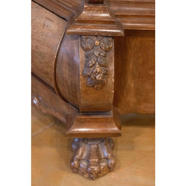 Rococo Dutch Rococo Revival 1890s Bombé Vitrine Display Cabinet with Carved Medallion For Sale - Image 3 of 11