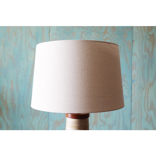 Wood Gordon and Jane Martz M-166 Lamp for Marshall Studios Yellow White and Tan For Sale - Image 7 of 9