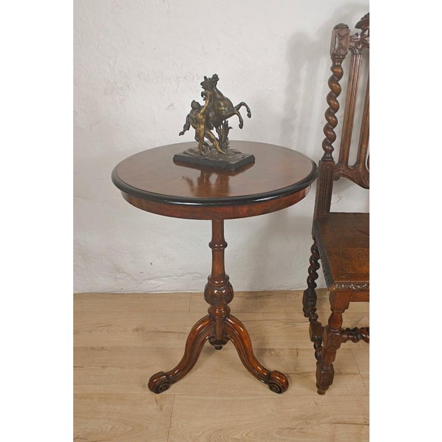 This Victorian occasional table exudes excellent craftsmanship that makes a statement in many period living, or dining...