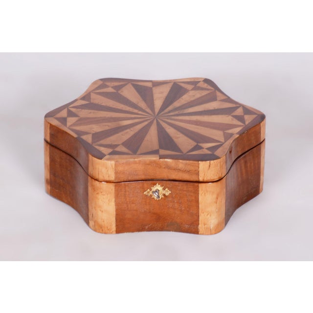 Art Deco Jewelry Box in Walnut and Maple, Czech, 1920s For Sale - Image 13 of 13