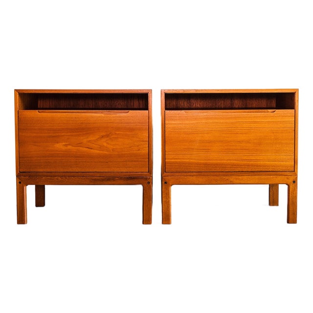 Vintage Restored Danish Modern Teak Nightstands by Arne Wahl Iversen, 2 Pieces, Attributed For Sale